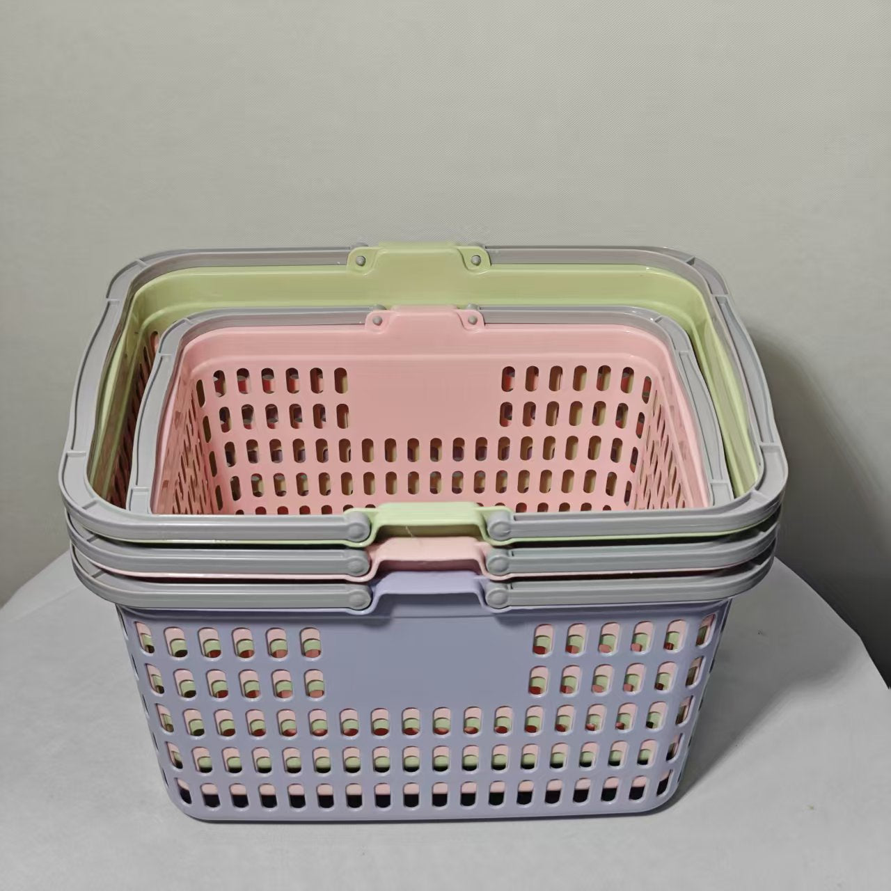 Set of 2 Multicolored Stackable Shopping Baskets with Handles\u002FStylish And Durable Storage Baskets for Supermarkets And Retail Stores\u002FSuitable for Kitchen, Bathroom, And Home Organization\u002FAs Well As Picnic And Harvesting