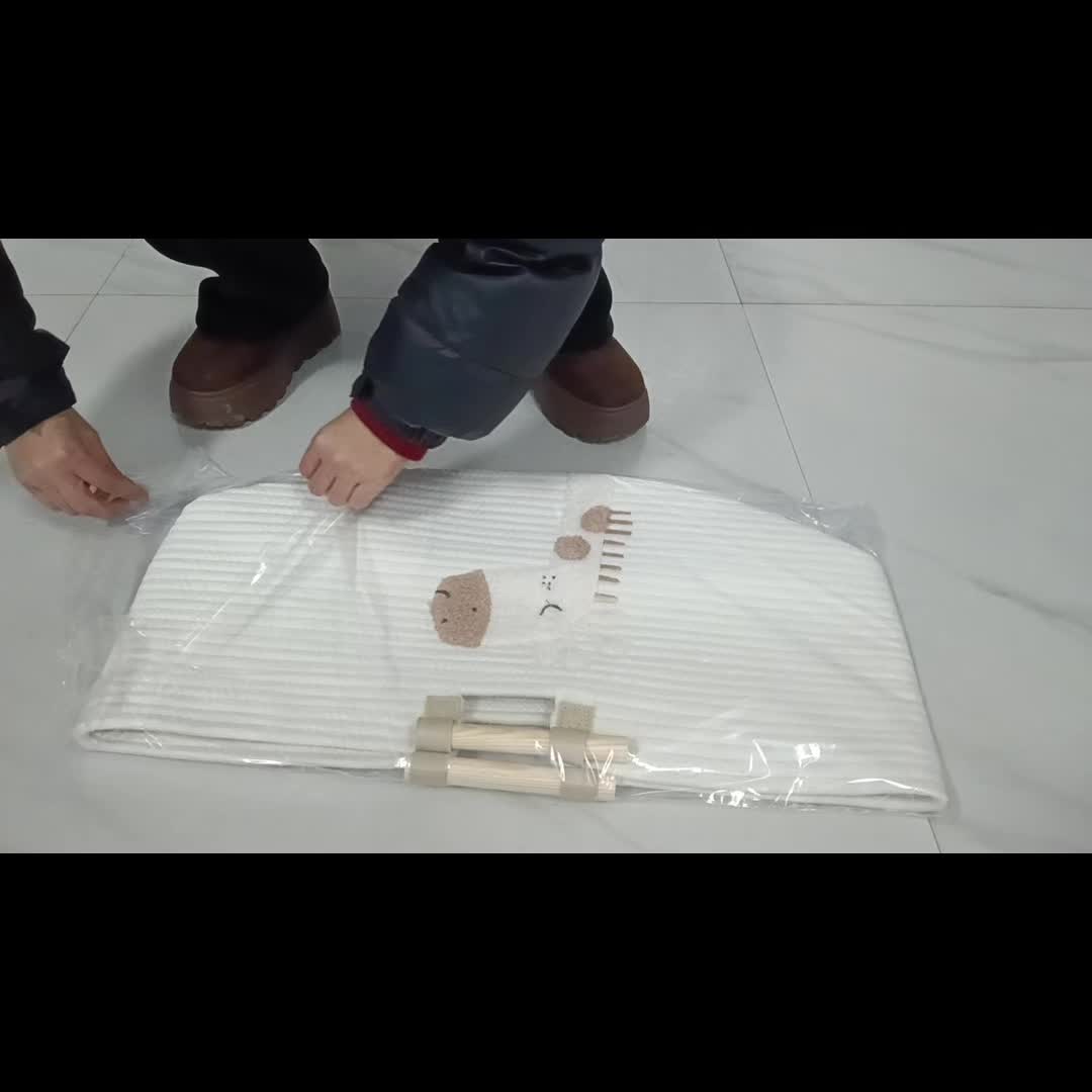 1pc Cute Animal Pattern Nursery Storage Basket with Handles, Embroidered Animal Pattern Decorative Storage Basket, Multifunctional Storage Basket, Adorable Giraffe Storage Basket