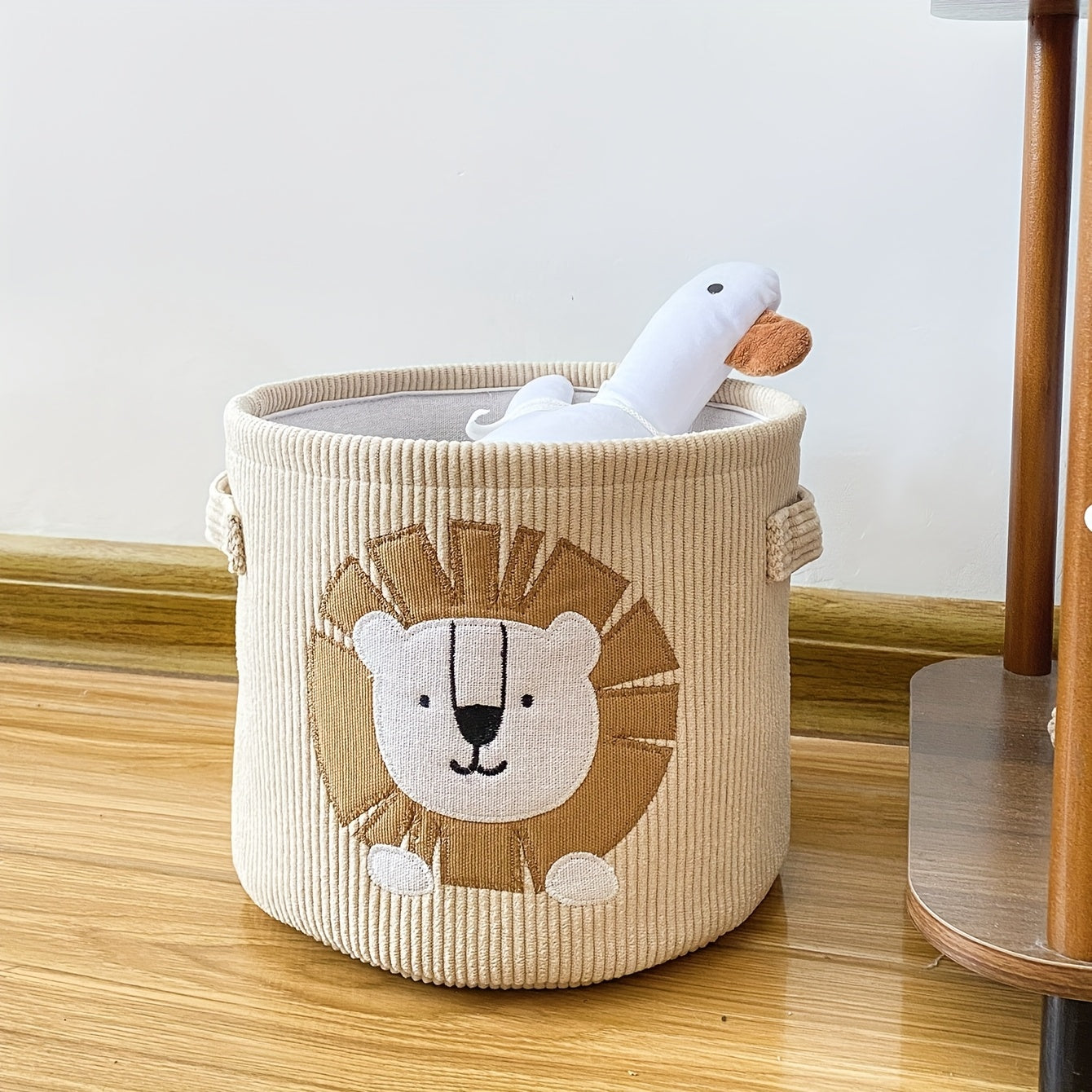1 Large Capacity Storage Basket with Lion and Giraffe Cartoon Pattern, Fabric Foldable Laundry Hamper, Clothing Organizer Basket, Multi-functional Storage Bin for Living Room